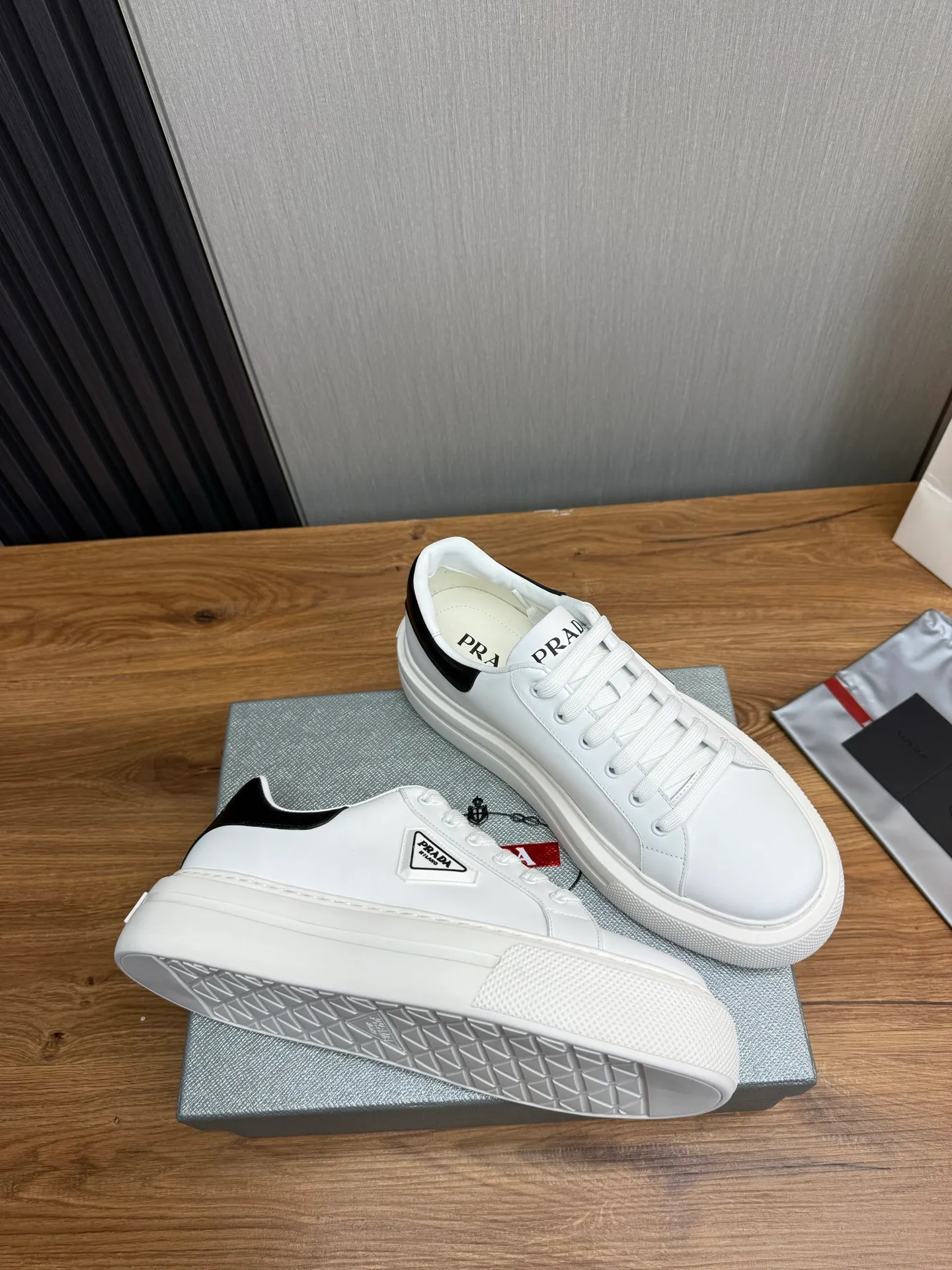 Men's shoes 💰560💰 [PRADA] Men's shoes are popular in the counter, official website is synchronized, 1 high-quality shipment ✔️Original cowhide upper + cowhide lining, 1🆚1 replica, original sole, 38-45 (45 customized, non-refundable)
